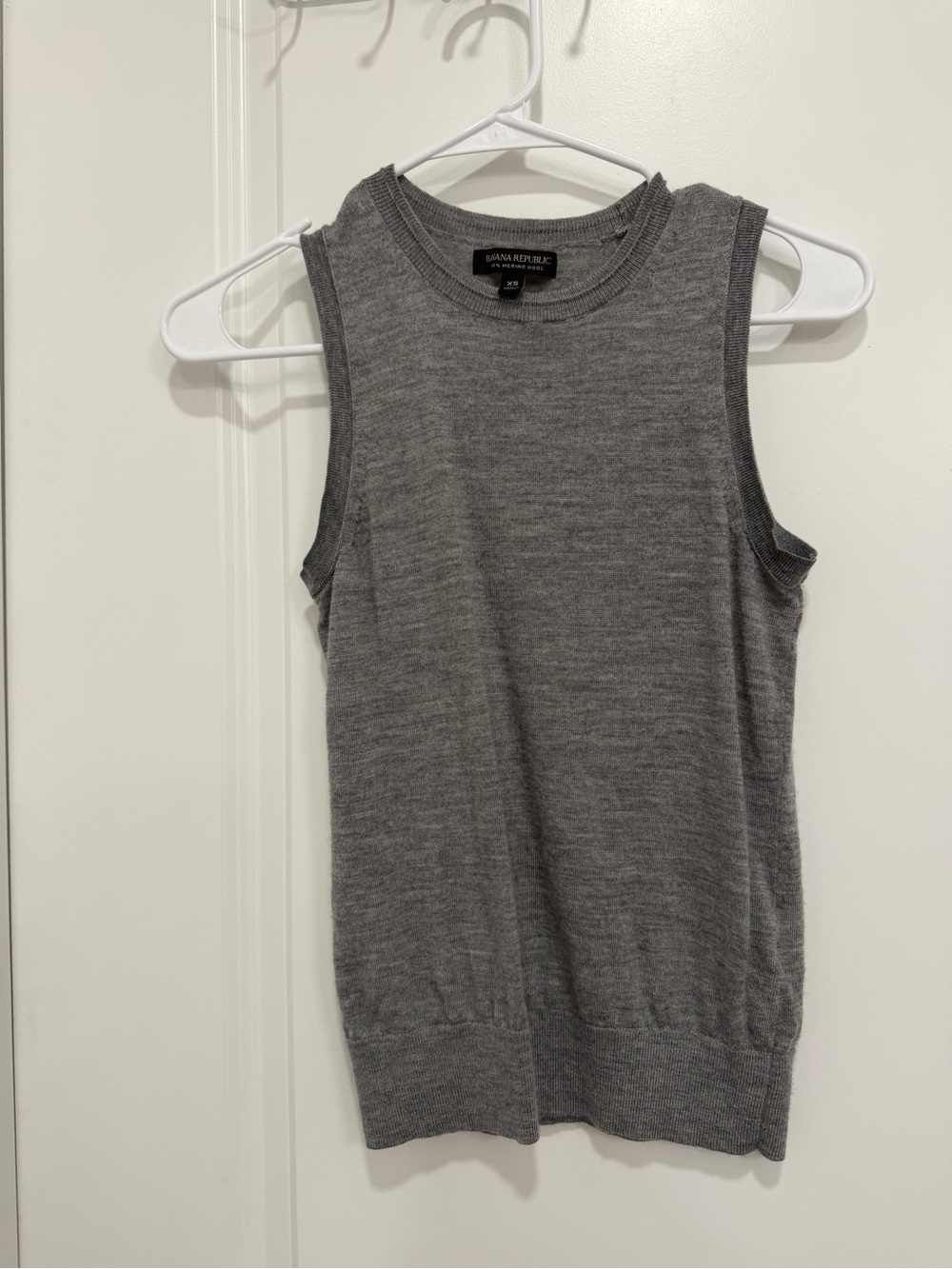 Banana Republic Heather Gray Sleeveless Knit Tank